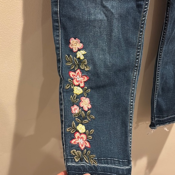 Rafaella Blue Ankle Cropped Jeans with Floral Embroidery size 10 - Picture 4 of 6
